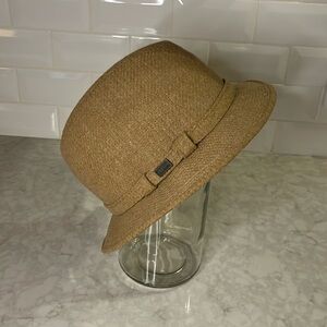 Adam New York fedora wool camel tan.  Size XL 7 1/2 - 7 5/8.  Unisex